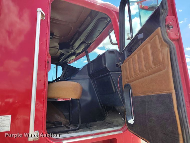 image for item DP4943 1997 Freightliner  FLB fuel truck