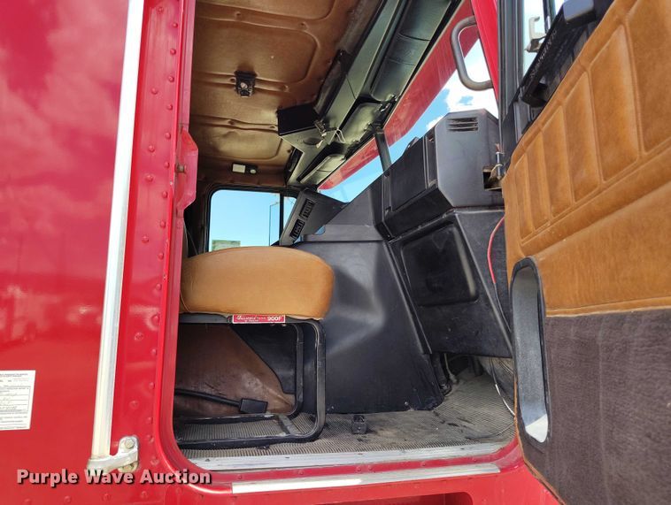 image for item DP4943 1997 Freightliner  FLB fuel truck