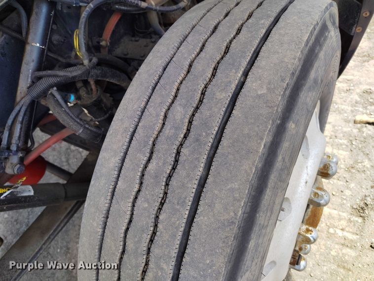 image for item DP4943 1997 Freightliner  FLB fuel truck