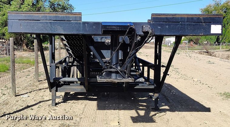 image for item DP4944 2019 Sun Country car carrier