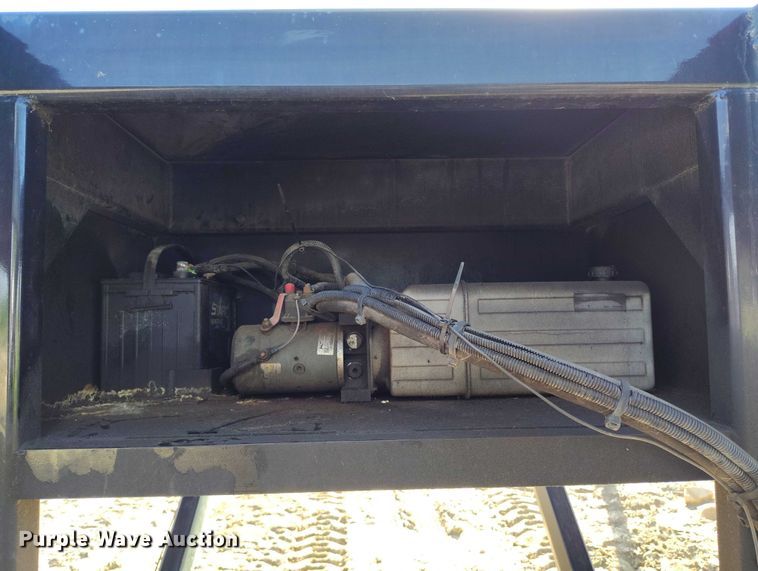 image for item DP4944 2019 Sun Country car carrier