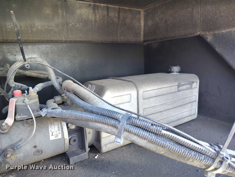 image for item DP4944 2019 Sun Country car carrier