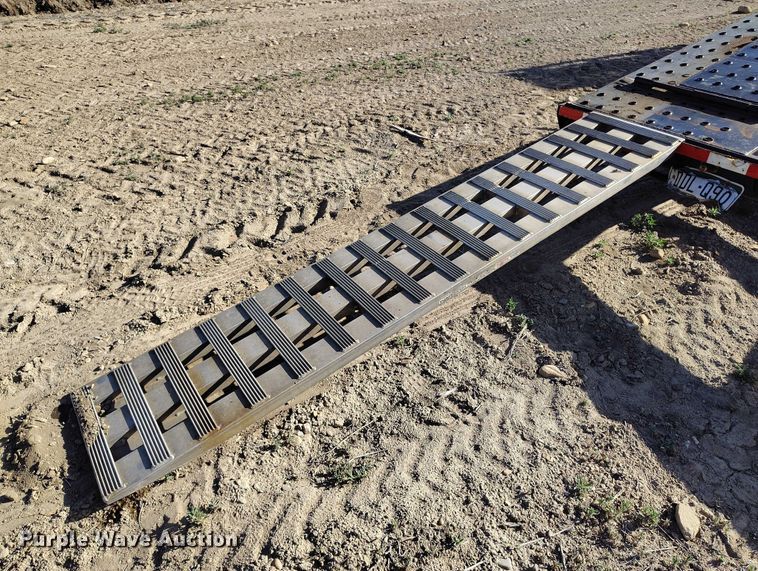 image for item DP4944 2019 Sun Country car carrier