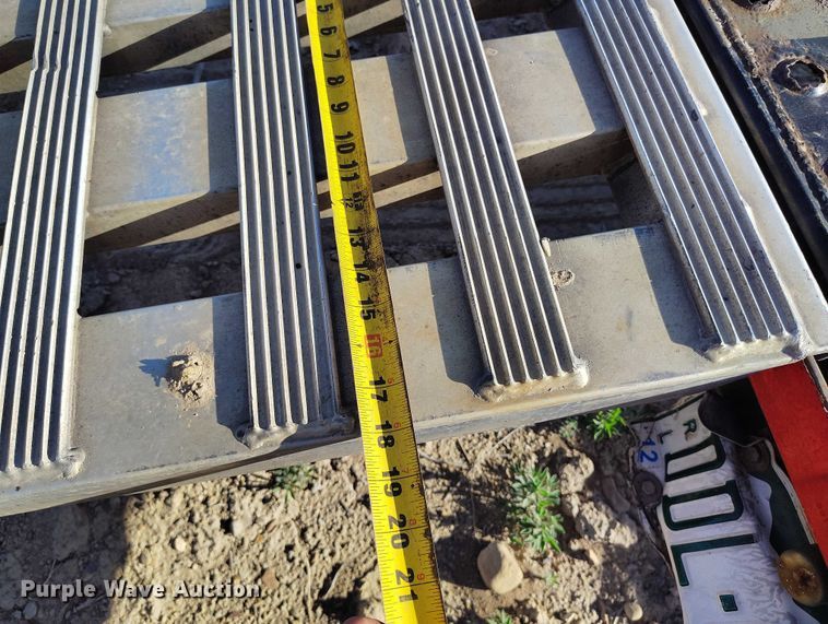 image for item DP4944 2019 Sun Country car carrier