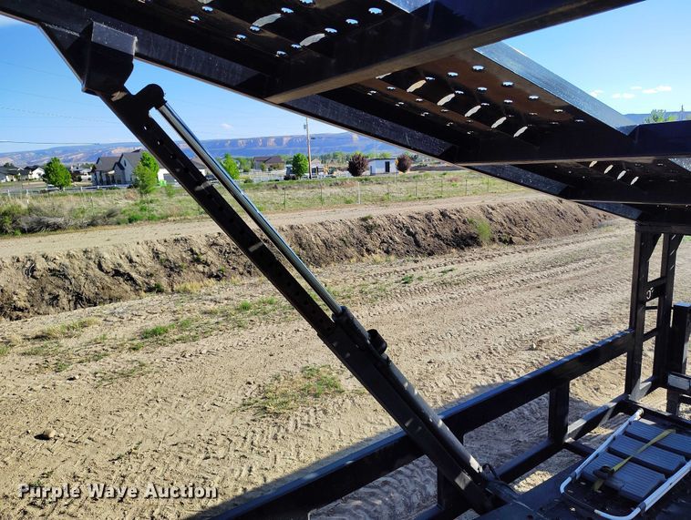 image for item DP4944 2019 Sun Country car carrier