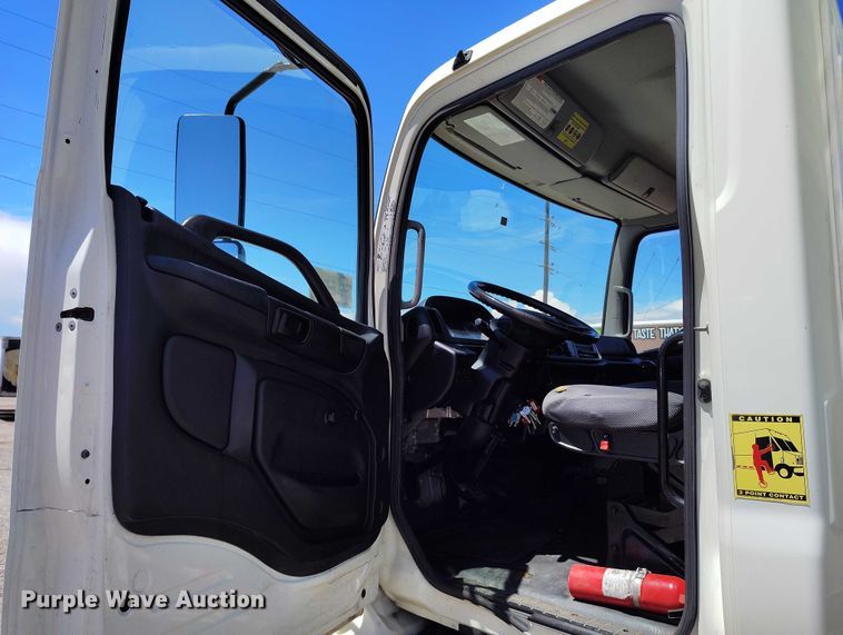 image for item DP4983 2014 Hino 268 box truck