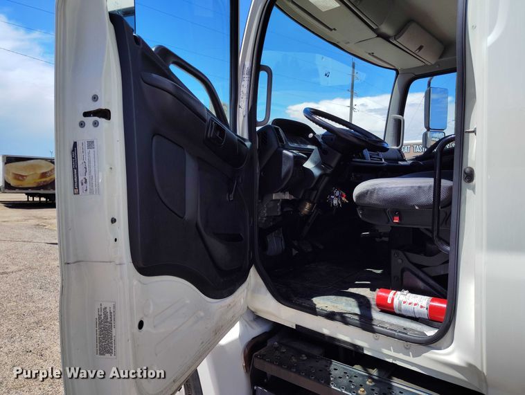 image for item DP4984 2014 Hino 268 box truck