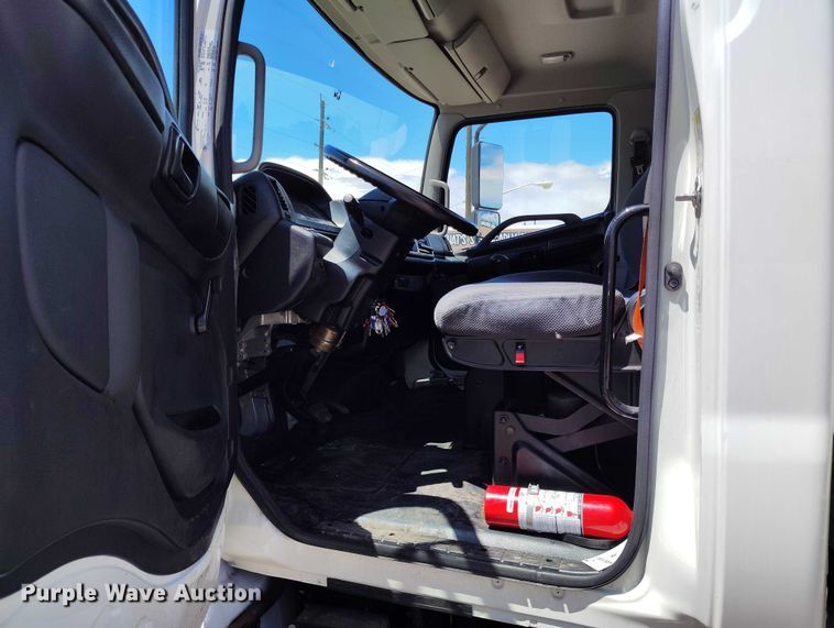 image for item DP4984 2014 Hino 268 box truck