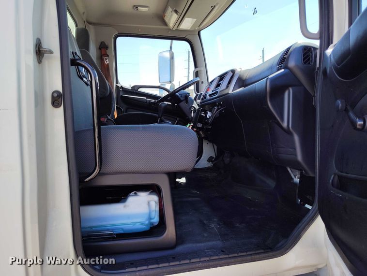 image for item DP4984 2014 Hino 268 box truck