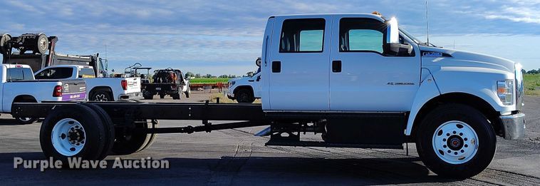 image for item DP4987 2024 Ford F750 Super Duty truck cab and chassis