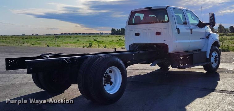 image for item DP4987 2024 Ford F750 Super Duty truck cab and chassis