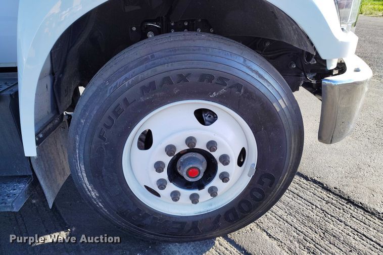 image for item DP4987 2024 Ford F750 Super Duty truck cab and chassis