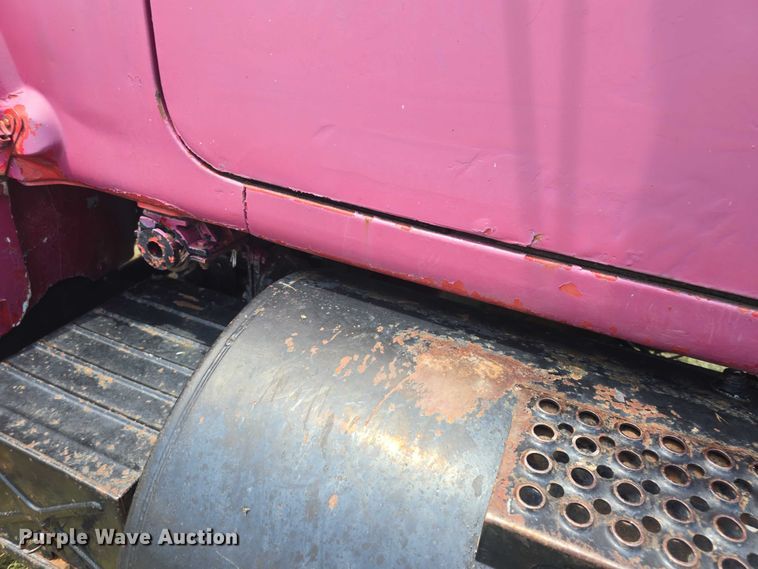 image for item DS3280 1978 Mack R686 semi truck