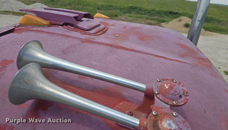 image for item DS3280 1978 Mack R686 semi truck