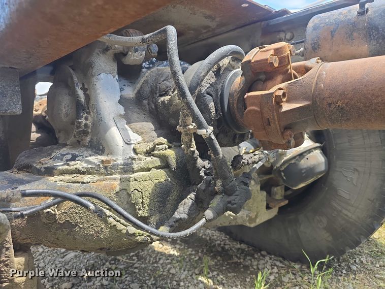 image for item DS3280 1978 Mack R686 semi truck