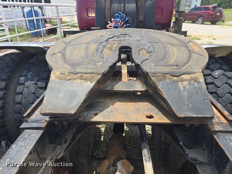 image for item DS3280 1978 Mack R686 semi truck