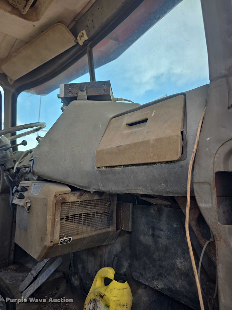 image for item DS3280 1978 Mack R686 semi truck