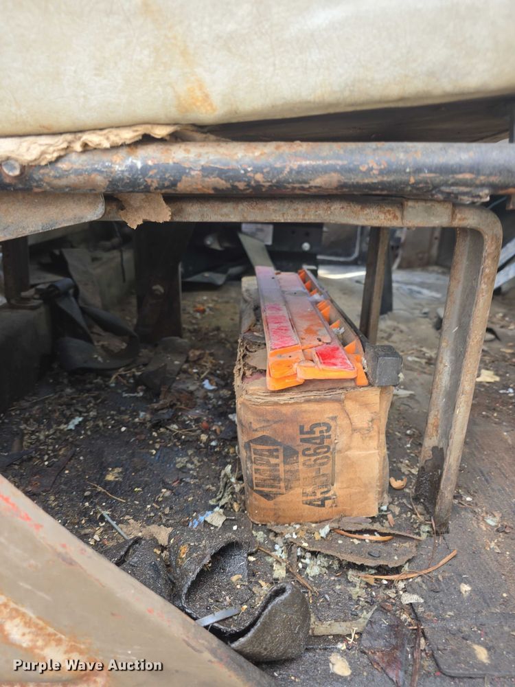 image for item DS3280 1978 Mack R686 semi truck