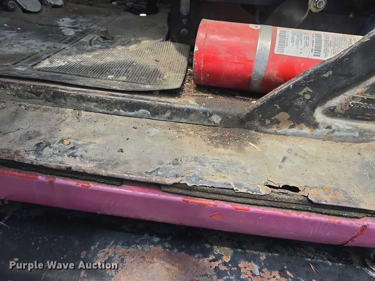 image for item DS3280 1978 Mack R686 semi truck