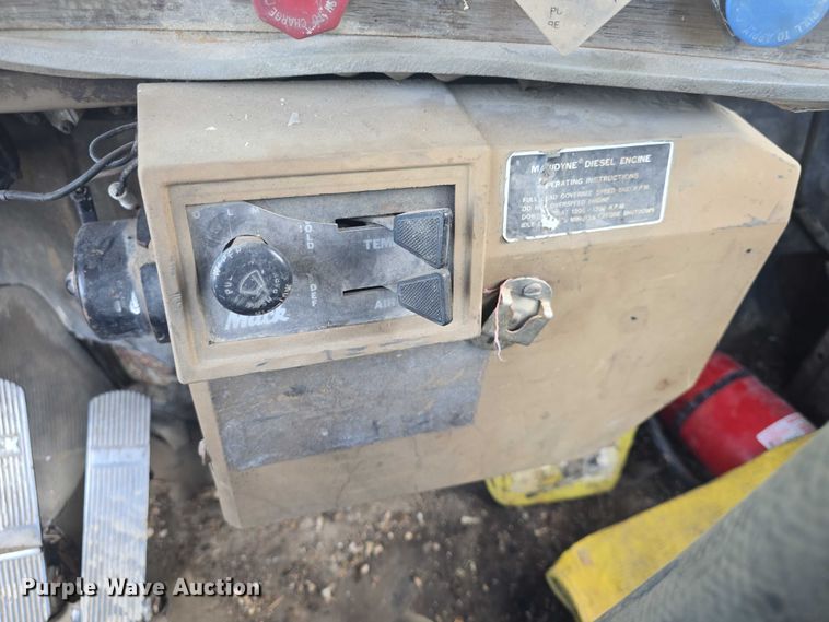 image for item DS3280 1978 Mack R686 semi truck