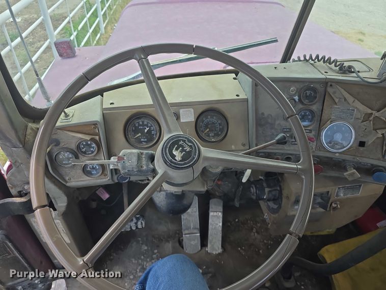 image for item DS3280 1978 Mack R686 semi truck