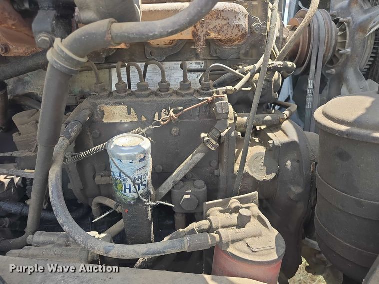 image for item DS3280 1978 Mack R686 semi truck