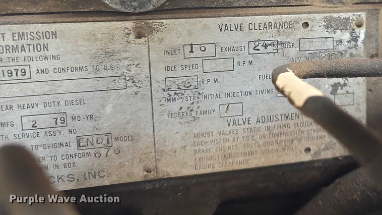 image for item DS3280 1978 Mack R686 semi truck