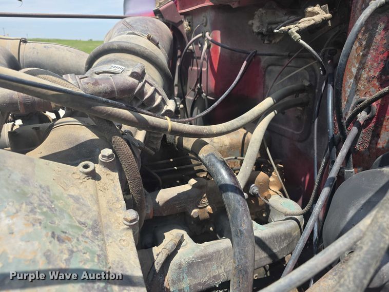 image for item DS3280 1978 Mack R686 semi truck