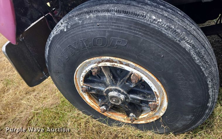 image for item DS3280 1978 Mack R686 semi truck