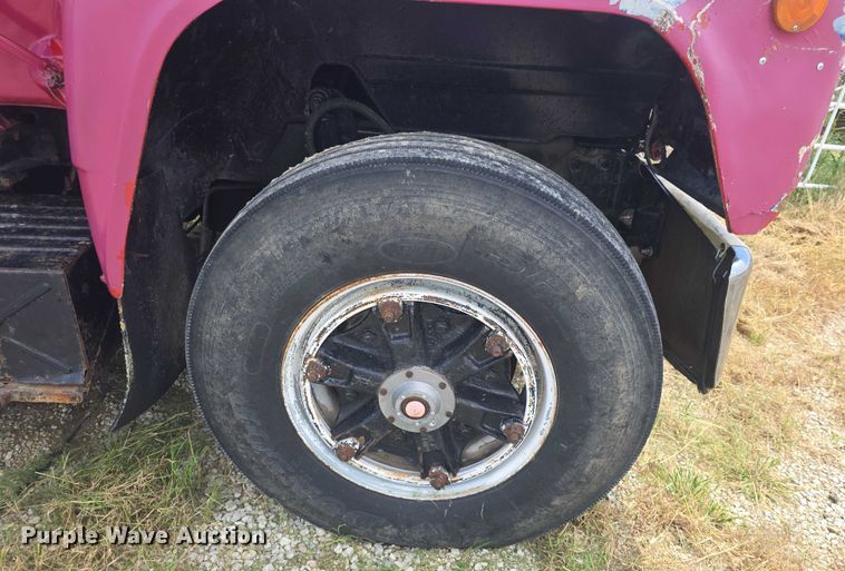 image for item DS3280 1978 Mack R686 semi truck