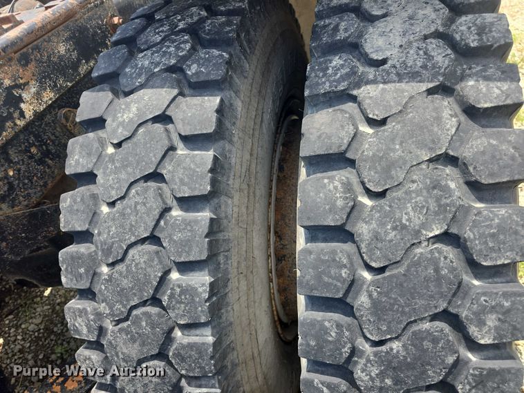 image for item DS3280 1978 Mack R686 semi truck