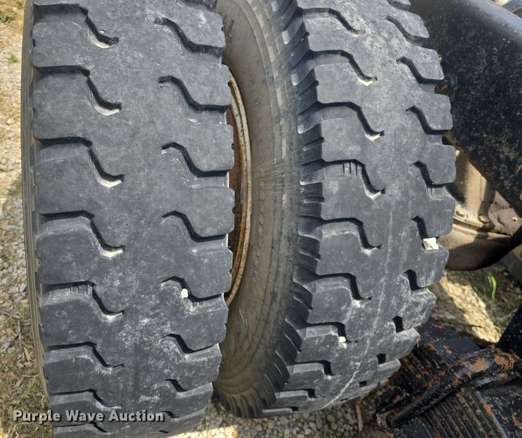 image for item DS3280 1978 Mack R686 semi truck