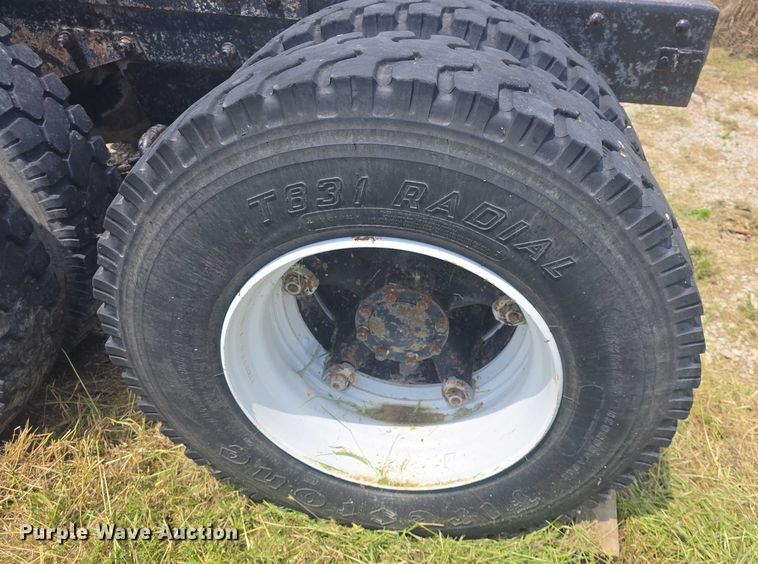 image for item DS3280 1978 Mack R686 semi truck