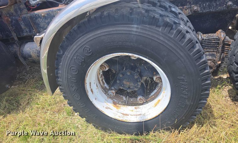 image for item DS3280 1978 Mack R686 semi truck