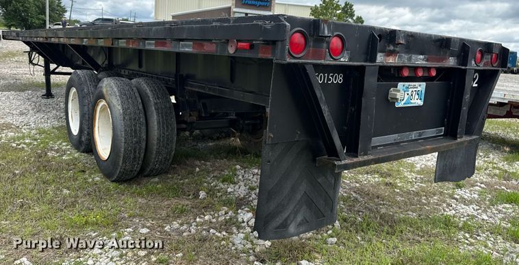 image for item DS3740 1973 Fruehauf PB-F2-40-65 flatbed trailer