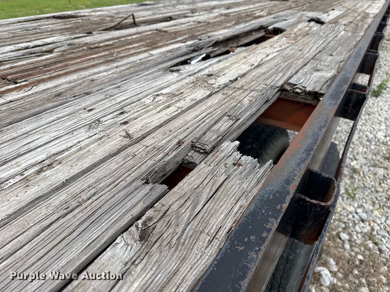 image for item DS3740 1973 Fruehauf PB-F2-40-65 flatbed trailer