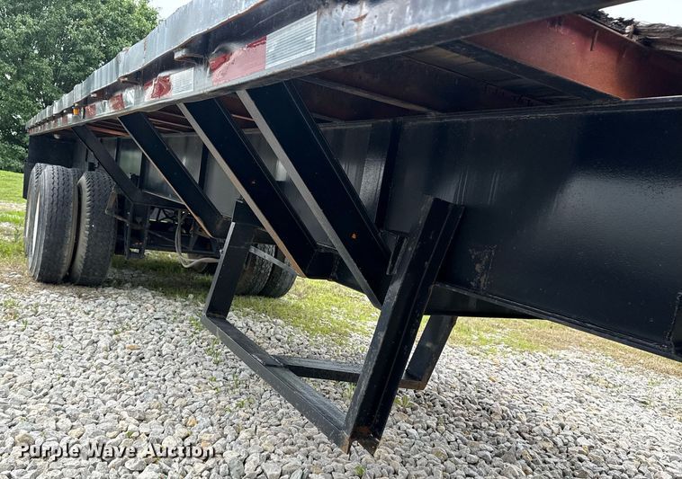 image for item DS3740 1973 Fruehauf PB-F2-40-65 flatbed trailer