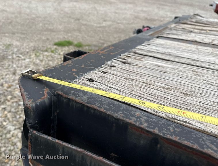 image for item DS3740 1973 Fruehauf PB-F2-40-65 flatbed trailer