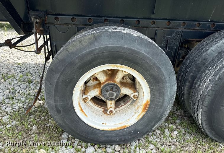 image for item DS3740 1973 Fruehauf PB-F2-40-65 flatbed trailer