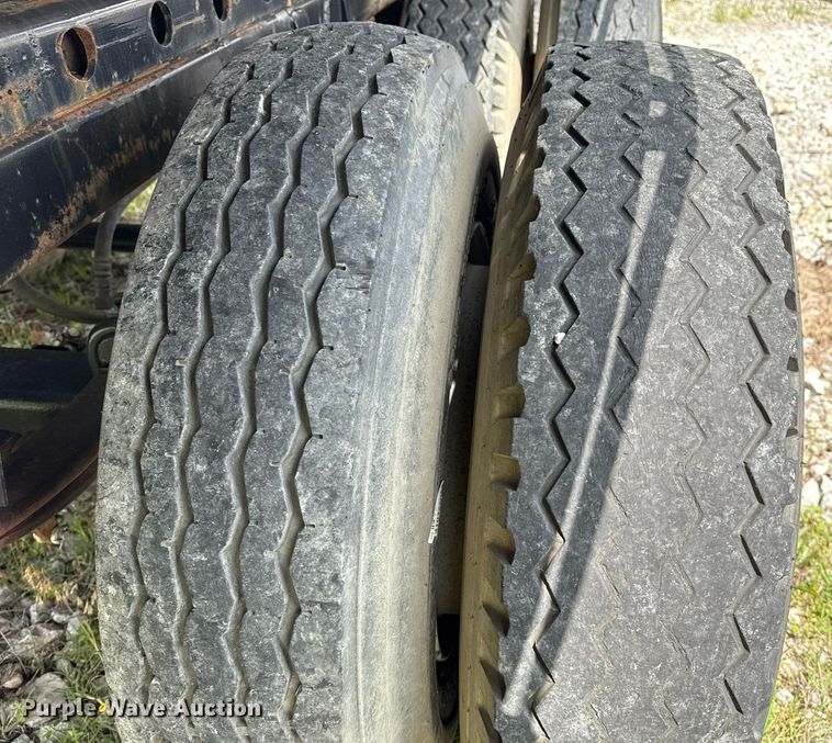 image for item DS3740 1973 Fruehauf PB-F2-40-65 flatbed trailer