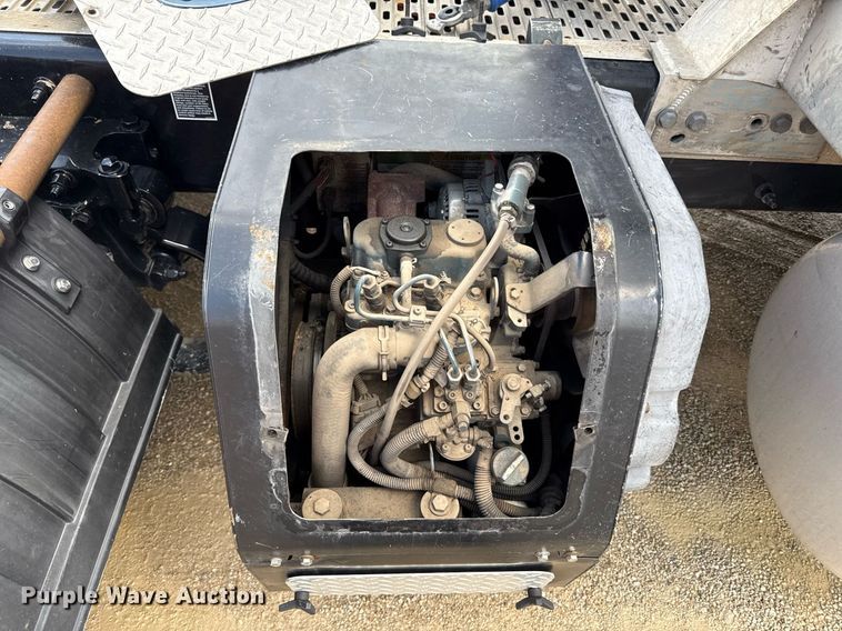 image for item DS4325 2019 Peterbilt 579 semi truck