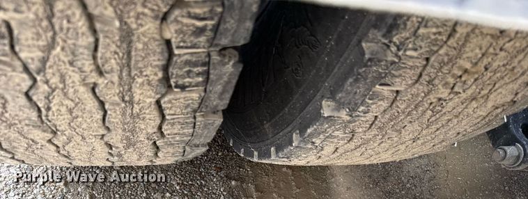 image for item DS4325 2019 Peterbilt 579 semi truck