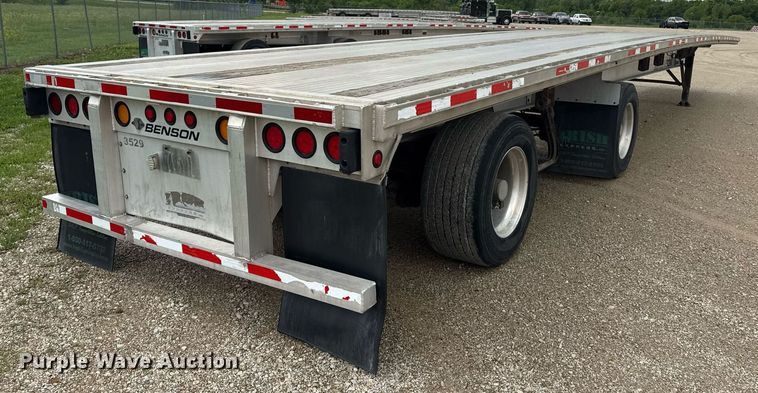 image for item DS4326 2013 Transcraft AF53102-2-524 flatbed trailer