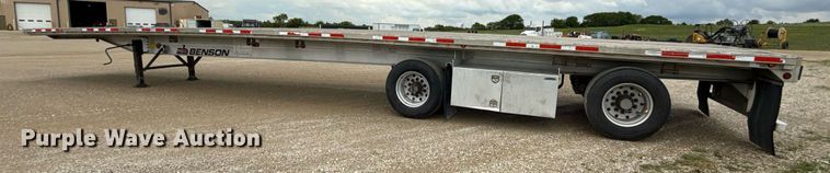 image for item DS4326 2013 Transcraft AF53102-2-524 flatbed trailer