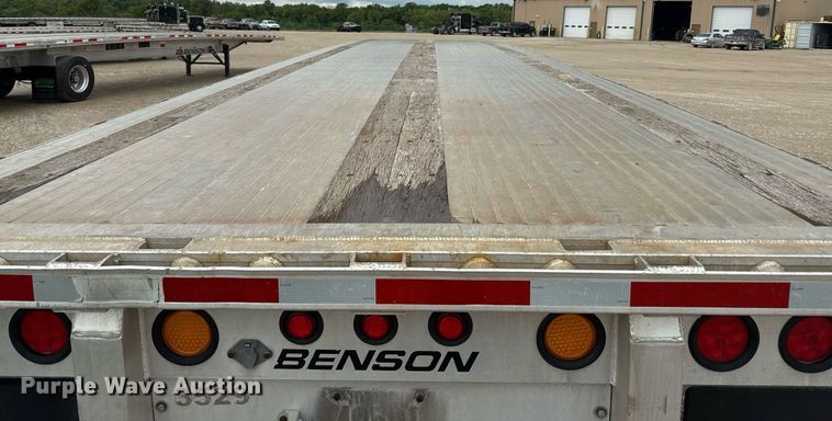image for item DS4326 2013 Transcraft AF53102-2-524 flatbed trailer