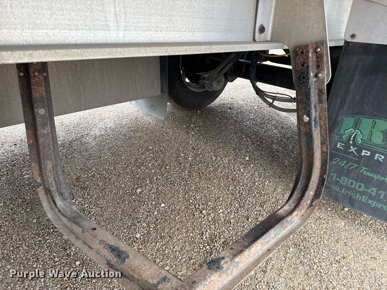 image for item DS4326 2013 Transcraft AF53102-2-524 flatbed trailer