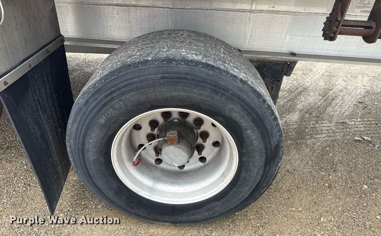 image for item DS4326 2013 Transcraft AF53102-2-524 flatbed trailer