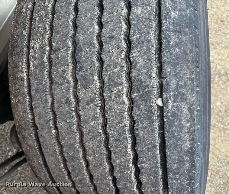 image for item DS4326 2013 Transcraft AF53102-2-524 flatbed trailer