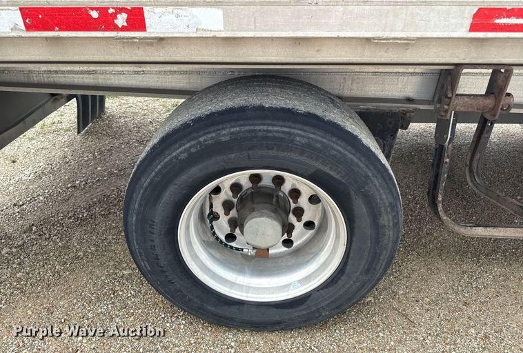 image for item DS4326 2013 Transcraft AF53102-2-524 flatbed trailer