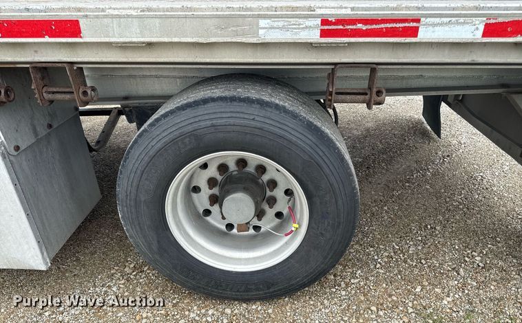 image for item DS4326 2013 Transcraft AF53102-2-524 flatbed trailer